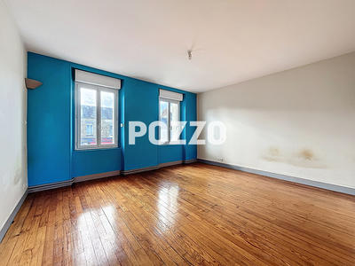 Maison - 600 m² - 6 pièces