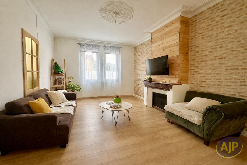 Maison - 166 m² - 7 pièces