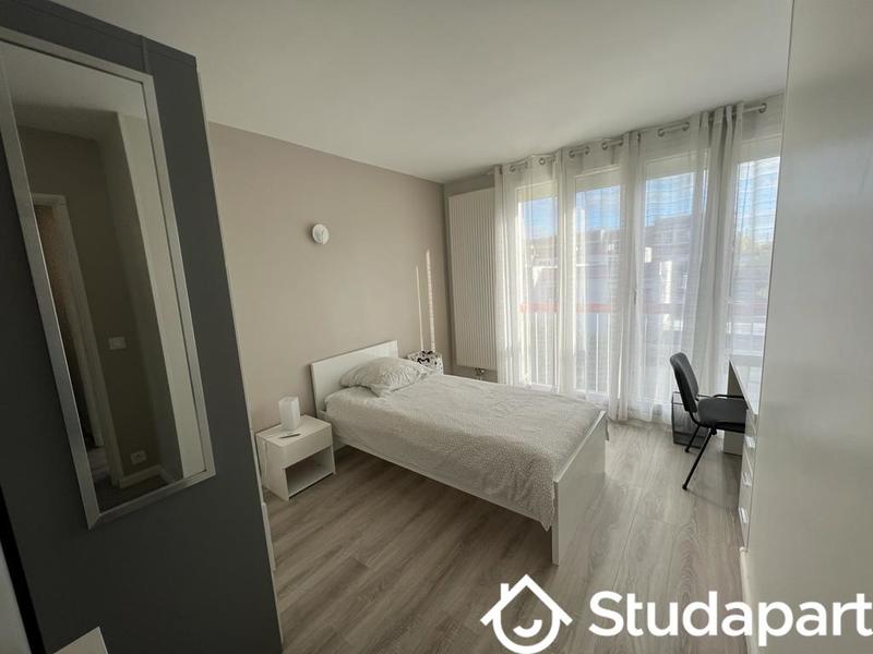 Chambre - 12 m² - 1 pièce