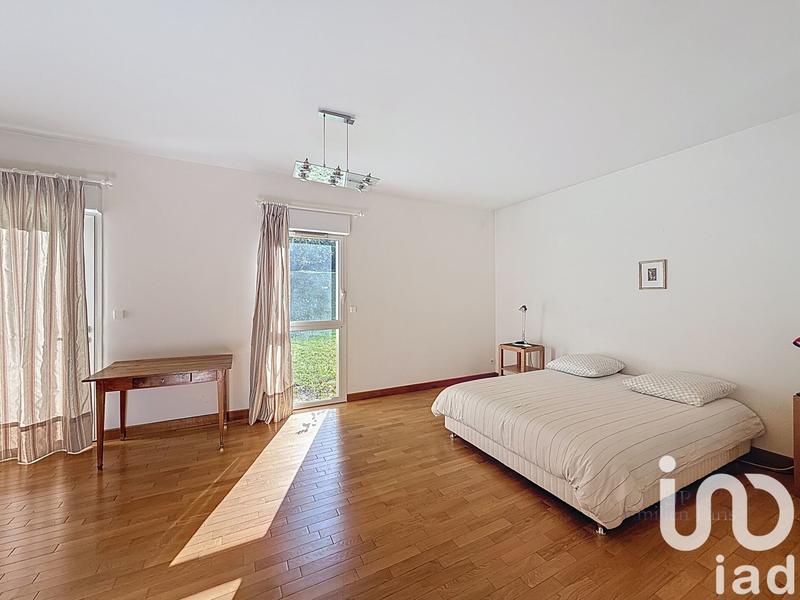 Maison - 360 m² - 13 pièces