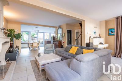 Maison - 240 m² - 5 pièces