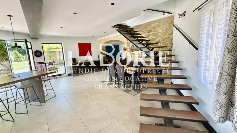 Maison - 250 m² - 5 pièces