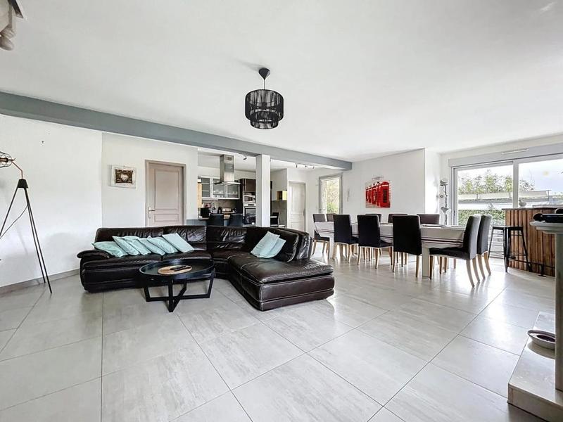 Villa - 226 m² - 7 pièces