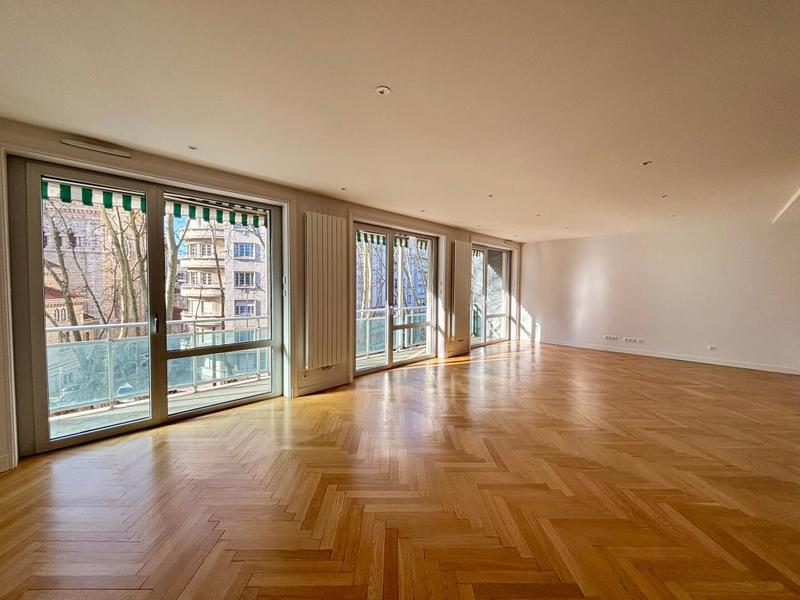 Appartement - 134 m² - 4 pièces