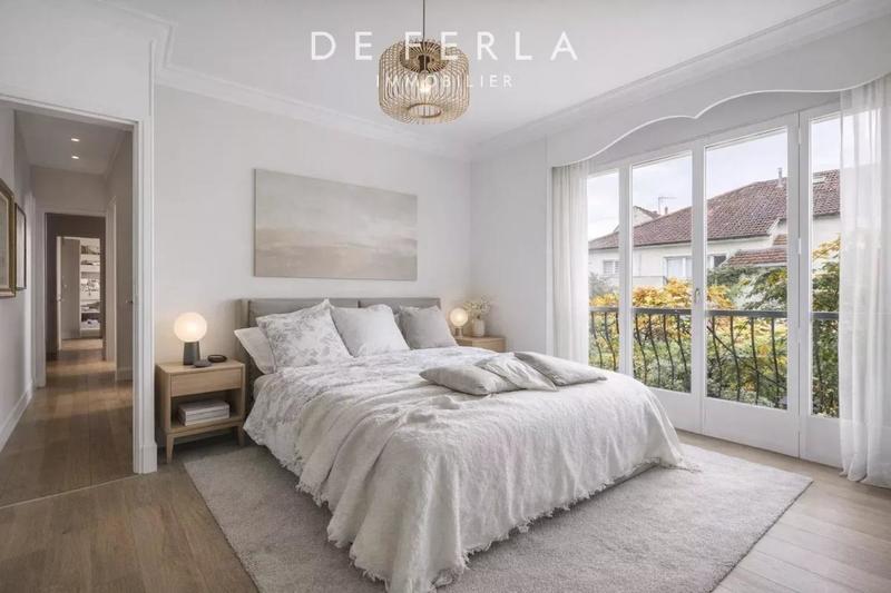 Propriété - 240 m² - 6 pièces