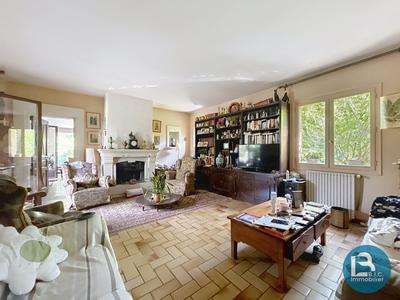 Maison contemporaine - 240 m² - 10 pièces