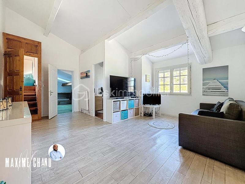 Propriété - 285 m² - 6 pièces