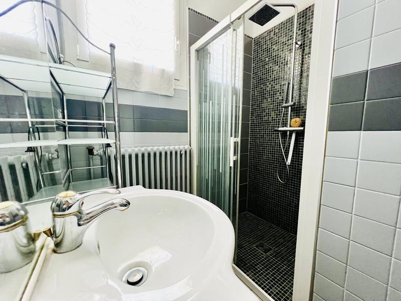 Maison - 210 m² - 8 pièces