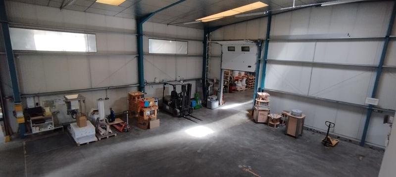 Entrepôt - 2 000 m² - 20 pièces