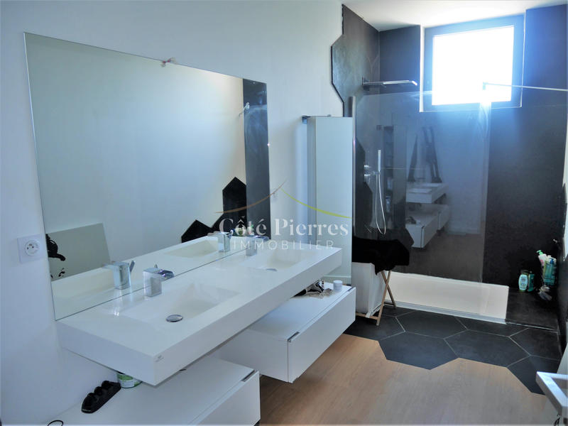 Villa - 200 m² - 5 pièces