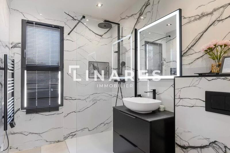 Maison - 240 m² - 5 pièces