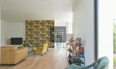 Maison - 330 m² - 7 pièces