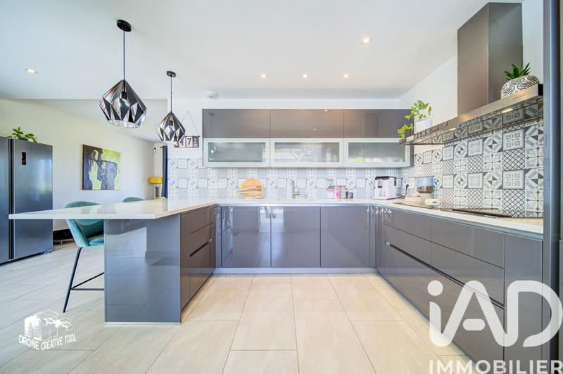 Maison - 163 m² - 8 pièces