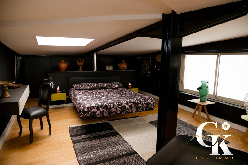 Maison - 393 m² - 9 pièces