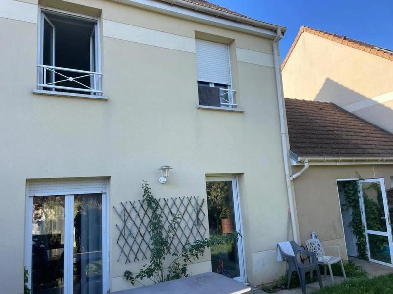 Maison - 93 m² - 5 pièces