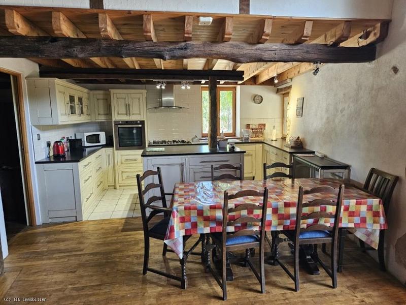 Maison en pierre - 140 m² - 9 pièces