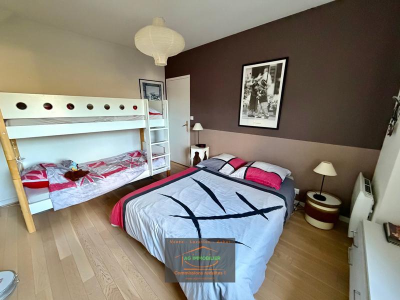 Maison - 180 m² - 7 pièces