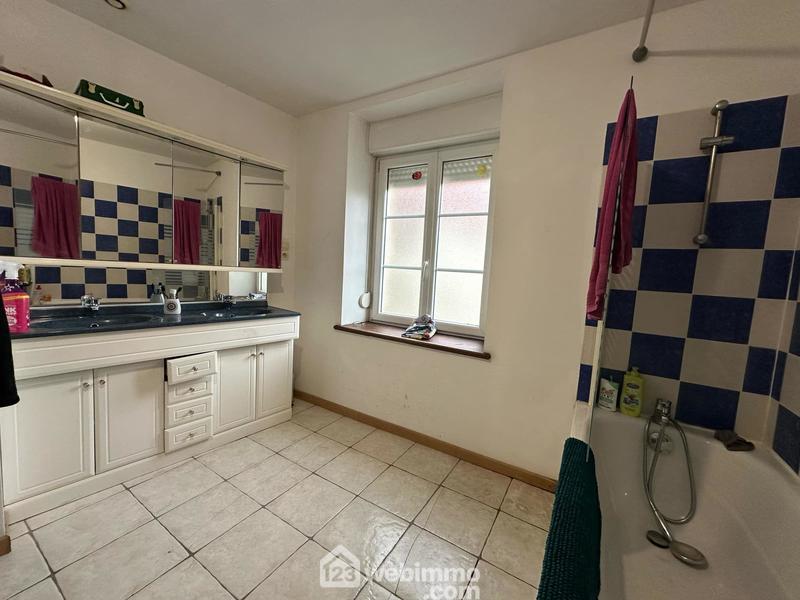 Maison - 306 m² - 13 pièces