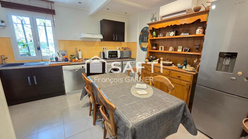 Local commercial - 218 m² - 6 pièces