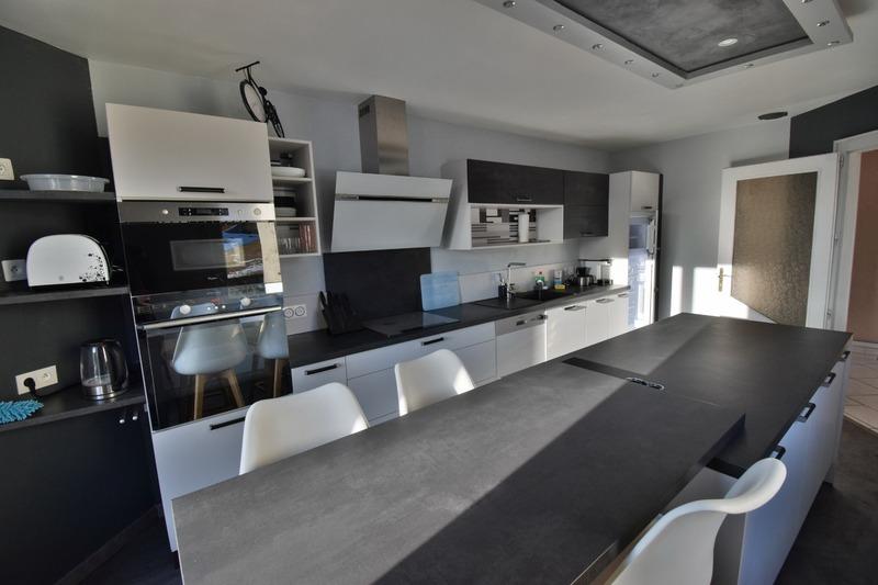 Maison - 157 m² - 6 pièces