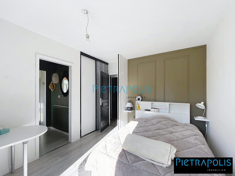 Villa - 222 m² - 6 pièces