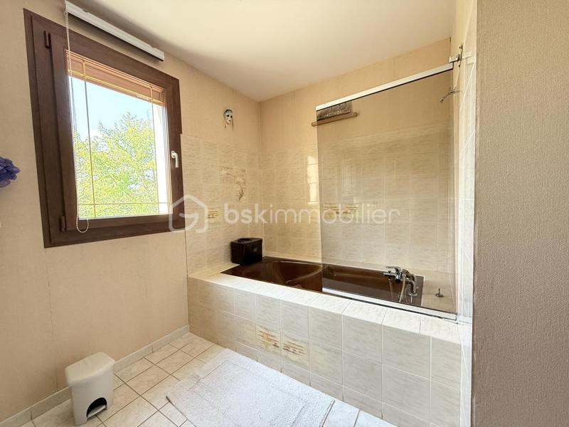 Maison - 230 m² - 4 pièces