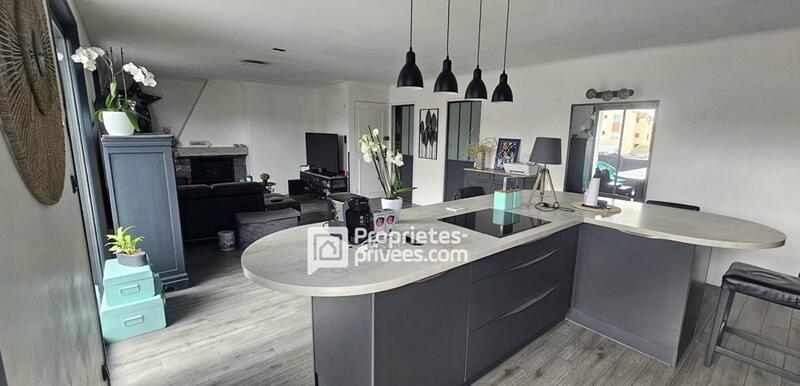 Maison - 180 m² - 8 pièces