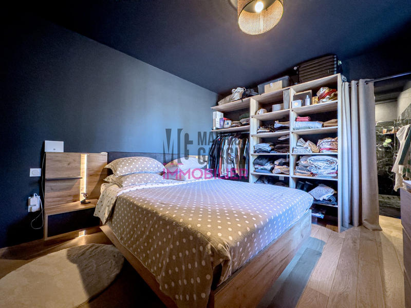 Maison - 260 m² - 10 pièces