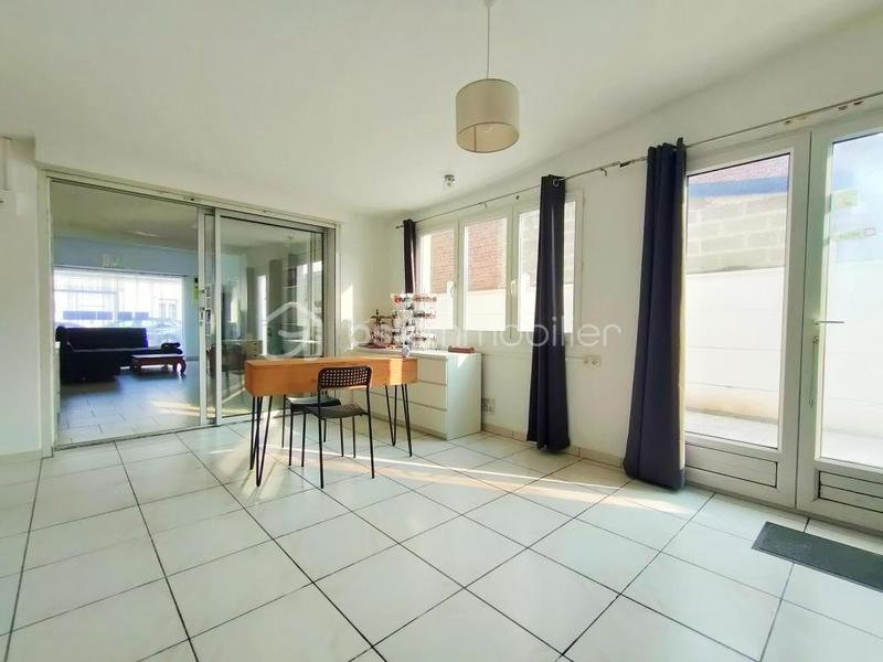 Maison - 241 m² - 7 pièces