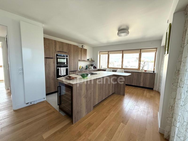 Appartement - 150 m² - 6 pièces