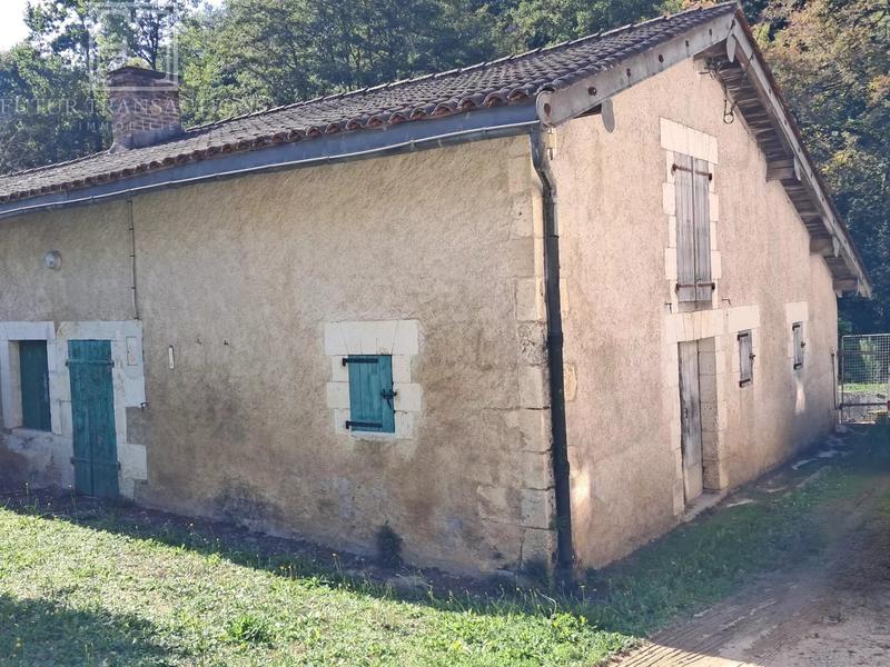 Propriété - 90 m² - 4 pièces