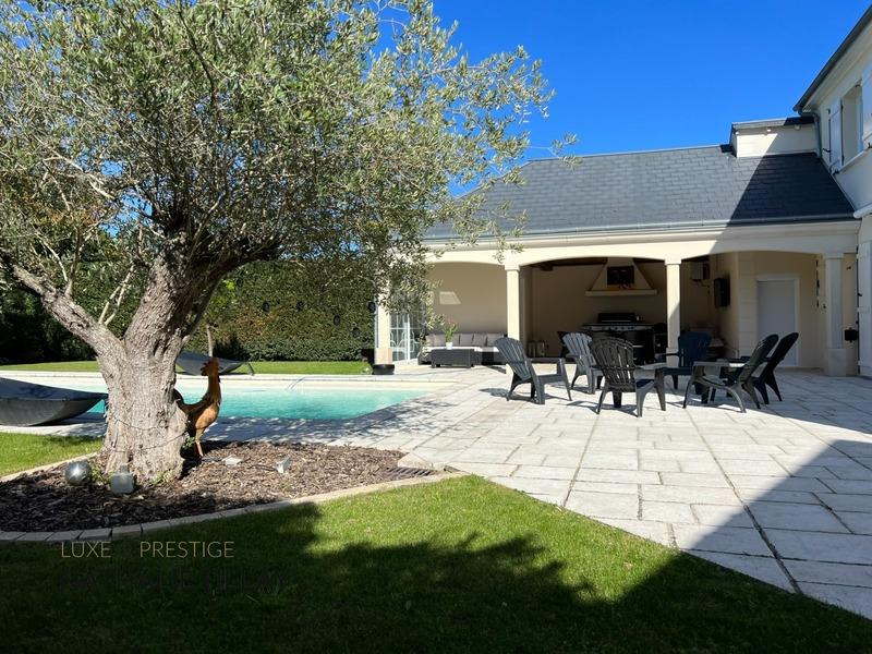 Maison - 183 m² - 6 pièces