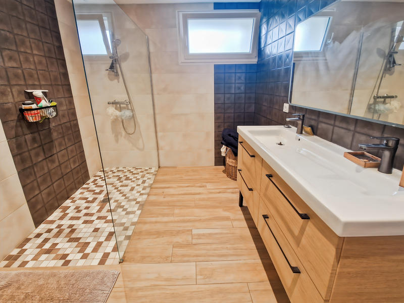 Maison - 244 m² - 8 pièces