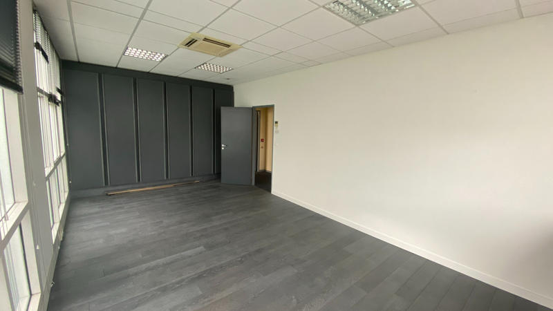 Bureau - 201 m² - 8 pièces