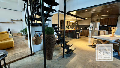 Loft - 208 m² - 6 pièces