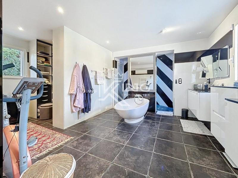 Villa - 178 m² - 6 pièces