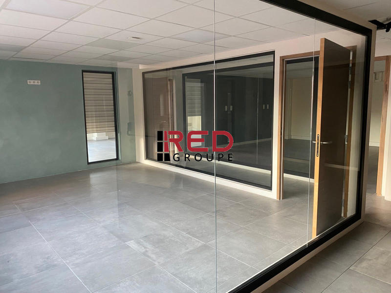 Local d'activités - 172 m²