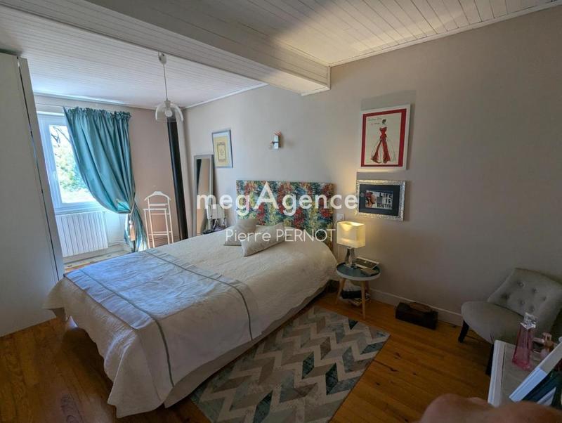 Maison en pierre - 251 m² - 8 pièces