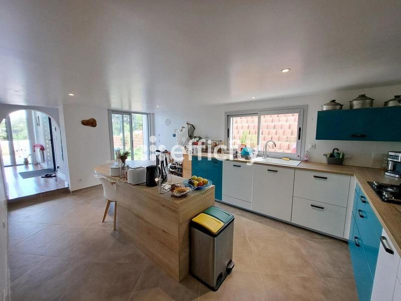 Maison - 285 m² - 10 pièces