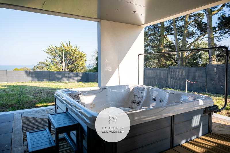 Maison - 162 m² - 9 pièces