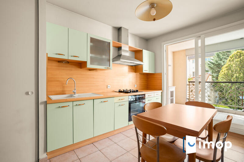 Appartement - 97 m² - 4 pièces