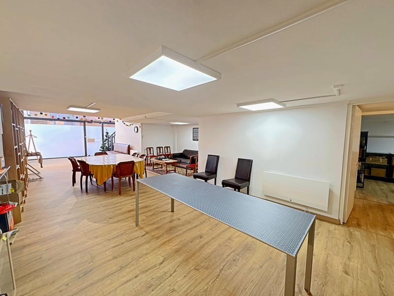 Local commercial - 166 m² - 4 pièces