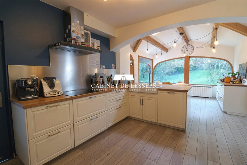 Villa - 240 m² - 10 pièces