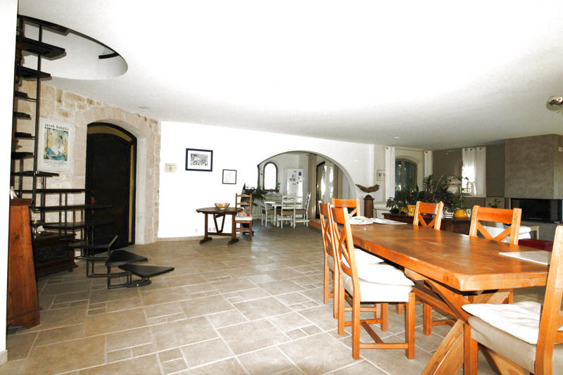 Villa - 220 m² - 5 pièces