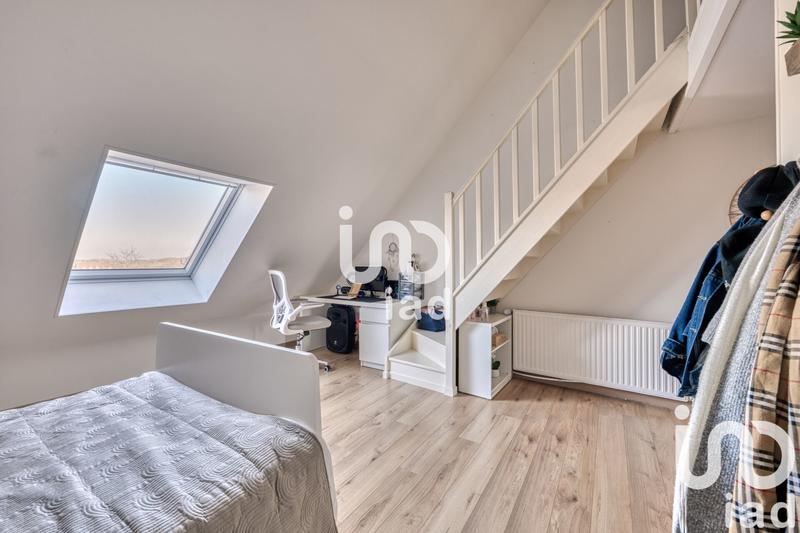 Maison - 237 m² - 8 pièces