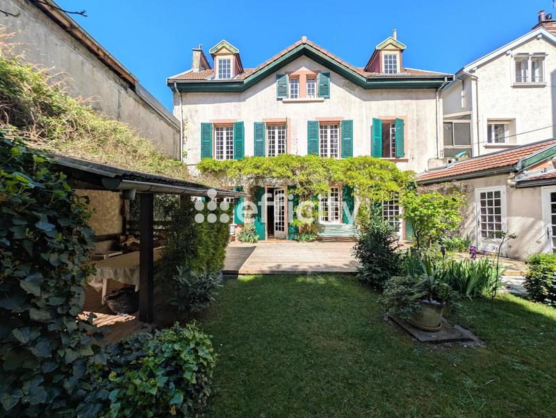 Maison - 186 m² - 5 pièces