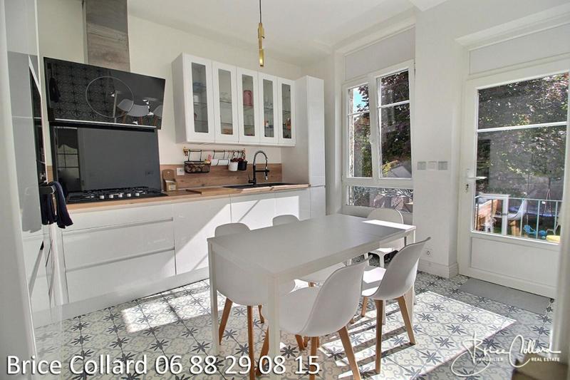 Maison - 158 m² - 8 pièces