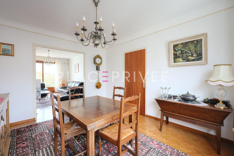 Maison - 170 m² - 9 pièces