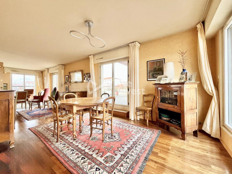 Appartement - 158 m² - 7 pièces