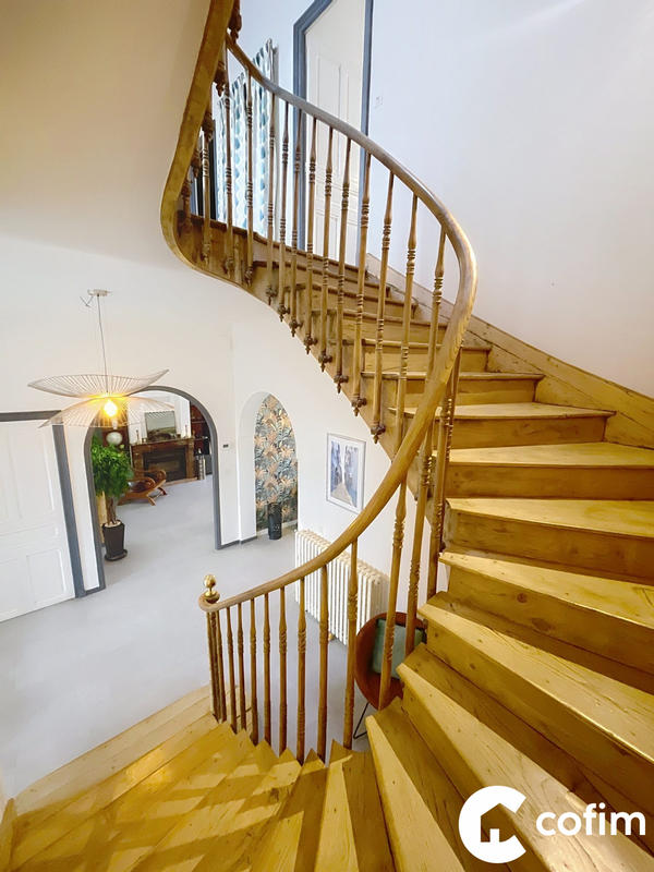 Maison - 210 m² - 8 pièces